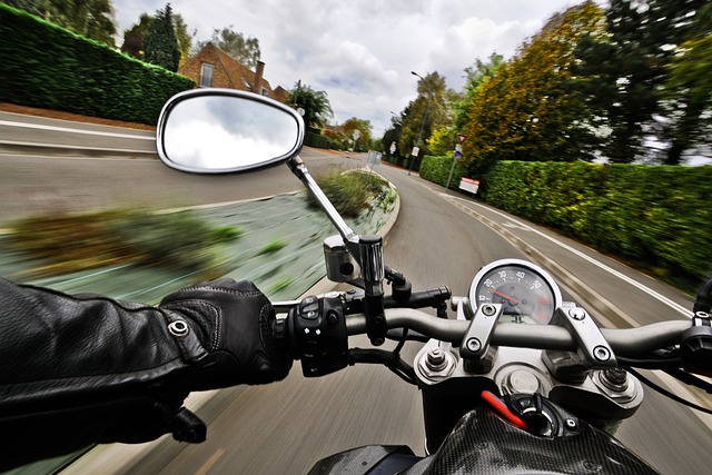 Hold din motorcykel ren og fri for støv med en effektiv støvkappe til forgaffel
