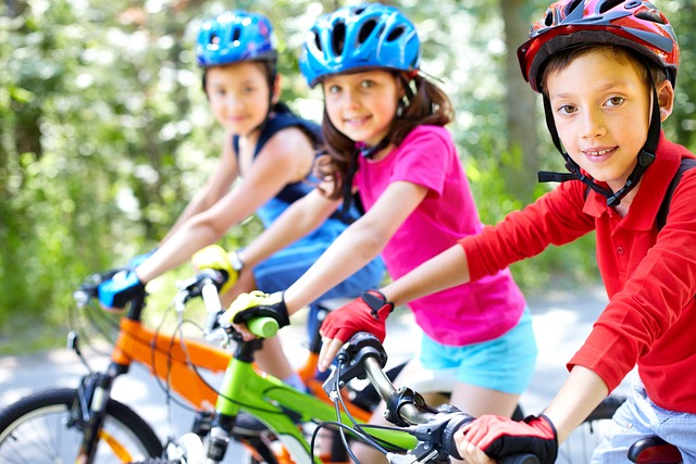 Beskyt dine hænder og fødder: Vigtigheden af cykelhandsker og cykelsokker