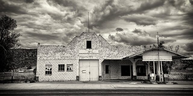 Drive-in kultur: Tankstationens rolle som moderne mødested