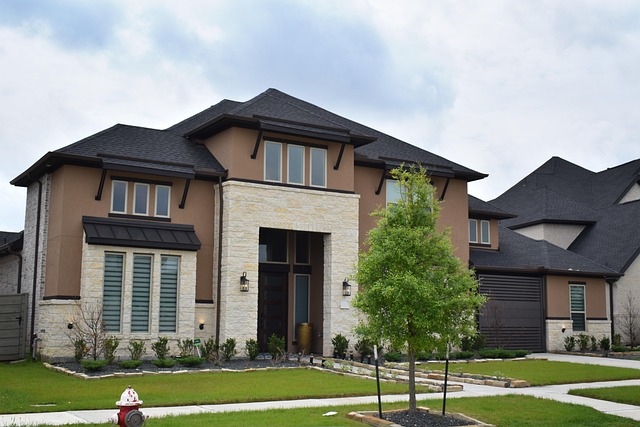 Skal du bruge en boligadvokat ved ejerlejlighedskøb? Fordele og ulemper