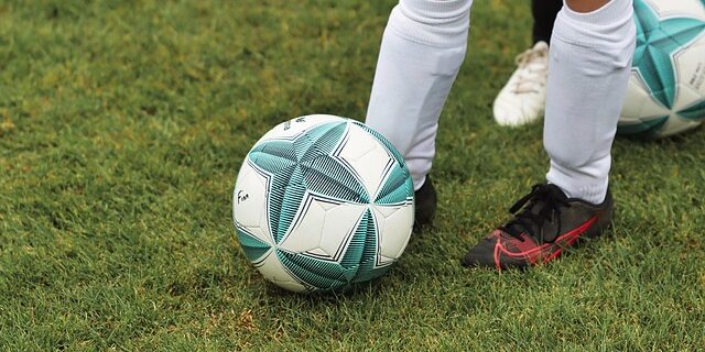 Top 10: Fodboldspillerne der tjener mere end nogen andre