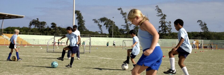 Sådan skaber du det perfekte fodboldværelse til dit barn